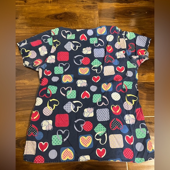 126. Dickies Heart Scrub Top - Picture 3 of 7